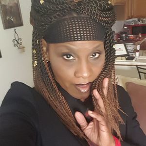 Meet your Posher, Phoebe